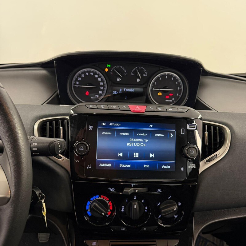 LANCIA Ypsilon 3ª serie Ypsilon 1.0 FireFly 5 porte S&S Hybrid Ecochic Gold - immagine 9